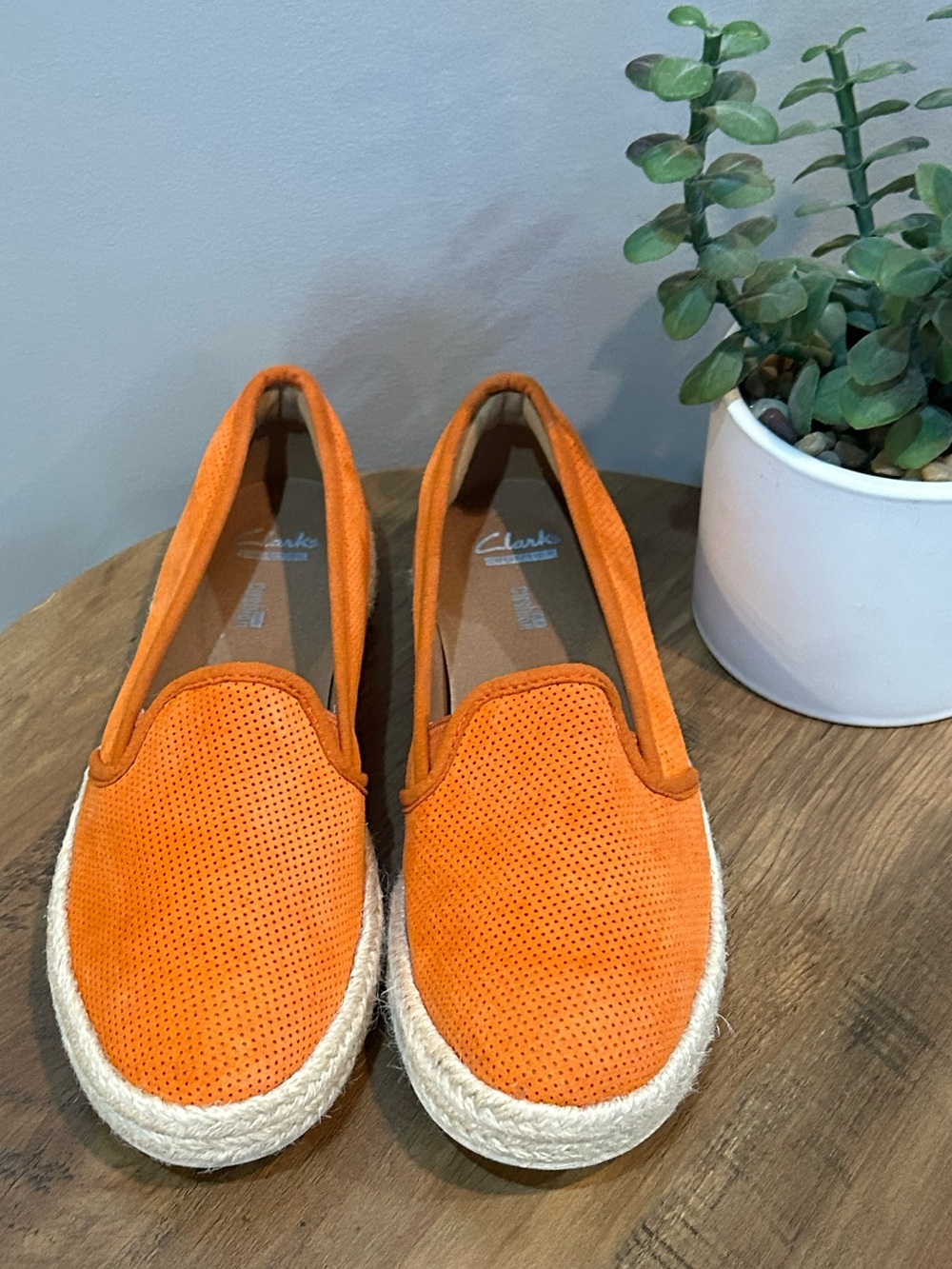 Clarks Collection Cushion Soft Orange Espadrille Loafers Women’s 8.5